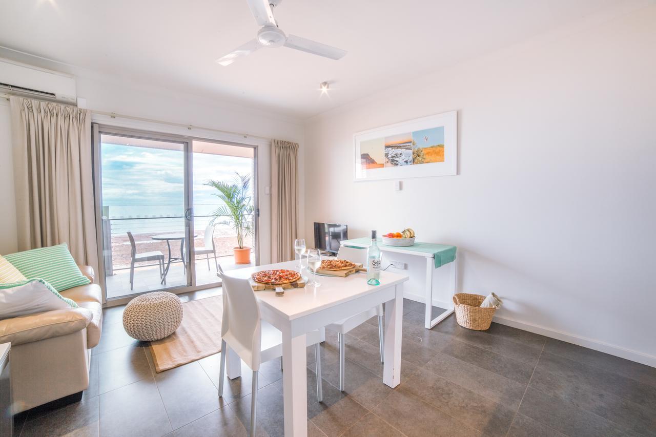 Onslow Beach Resort Buitenkant foto